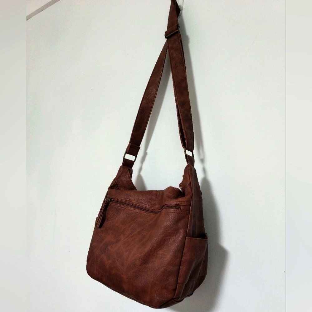 Bueno Faux Brown Leather Bag - Picture 6 of 12